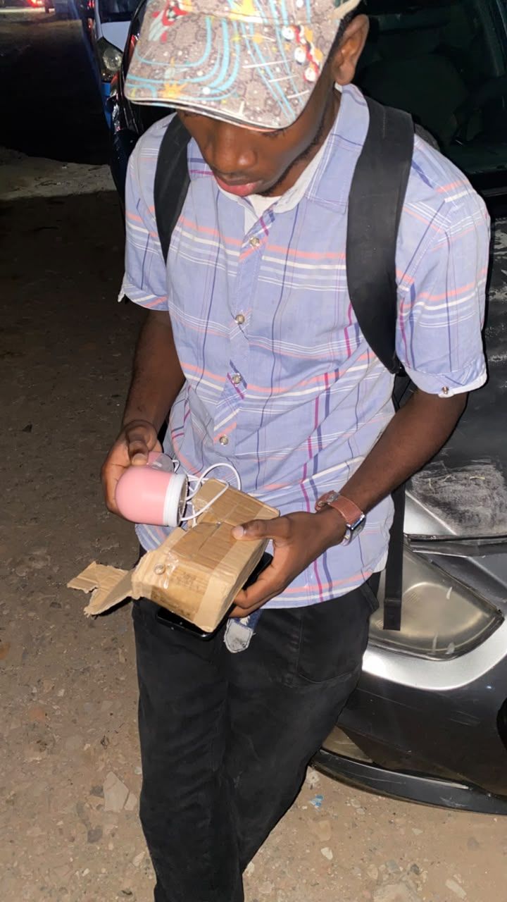 Cliente Lume com o Removedor de Fiapos recebido em Angola