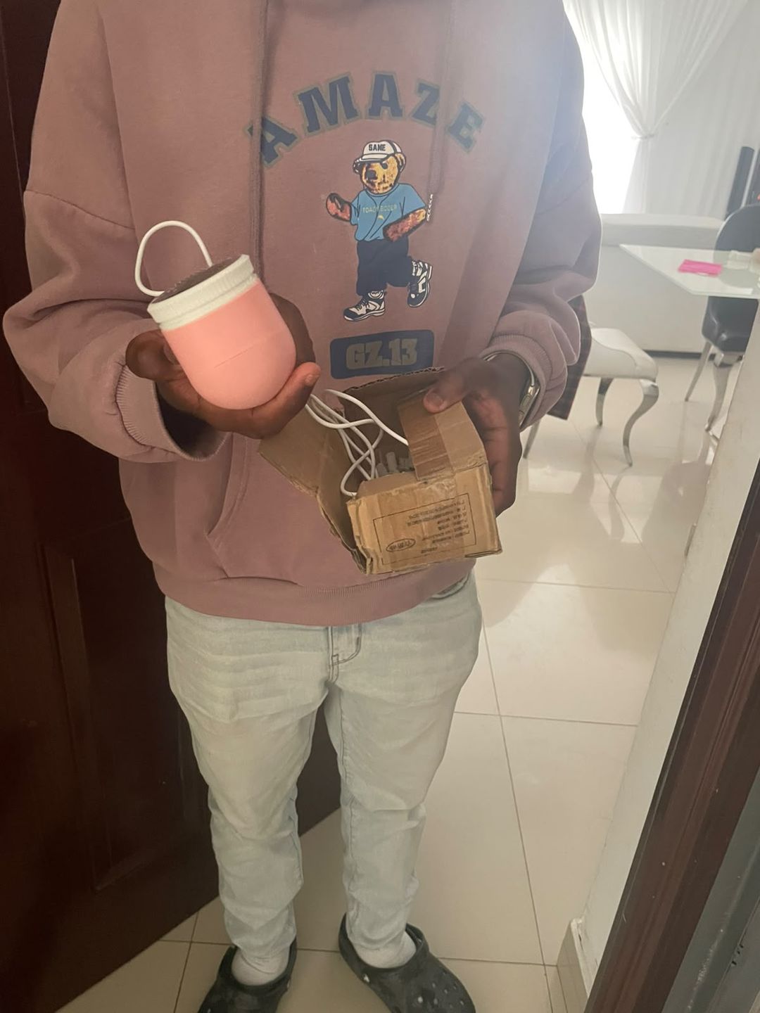 Cliente Lume com o Removedor de Fiapos recebido em Angola